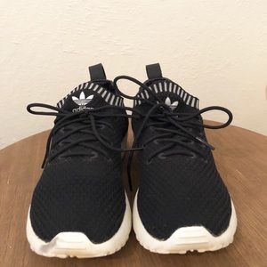 ADIDAS BLACK & SILVER FLYKNIT